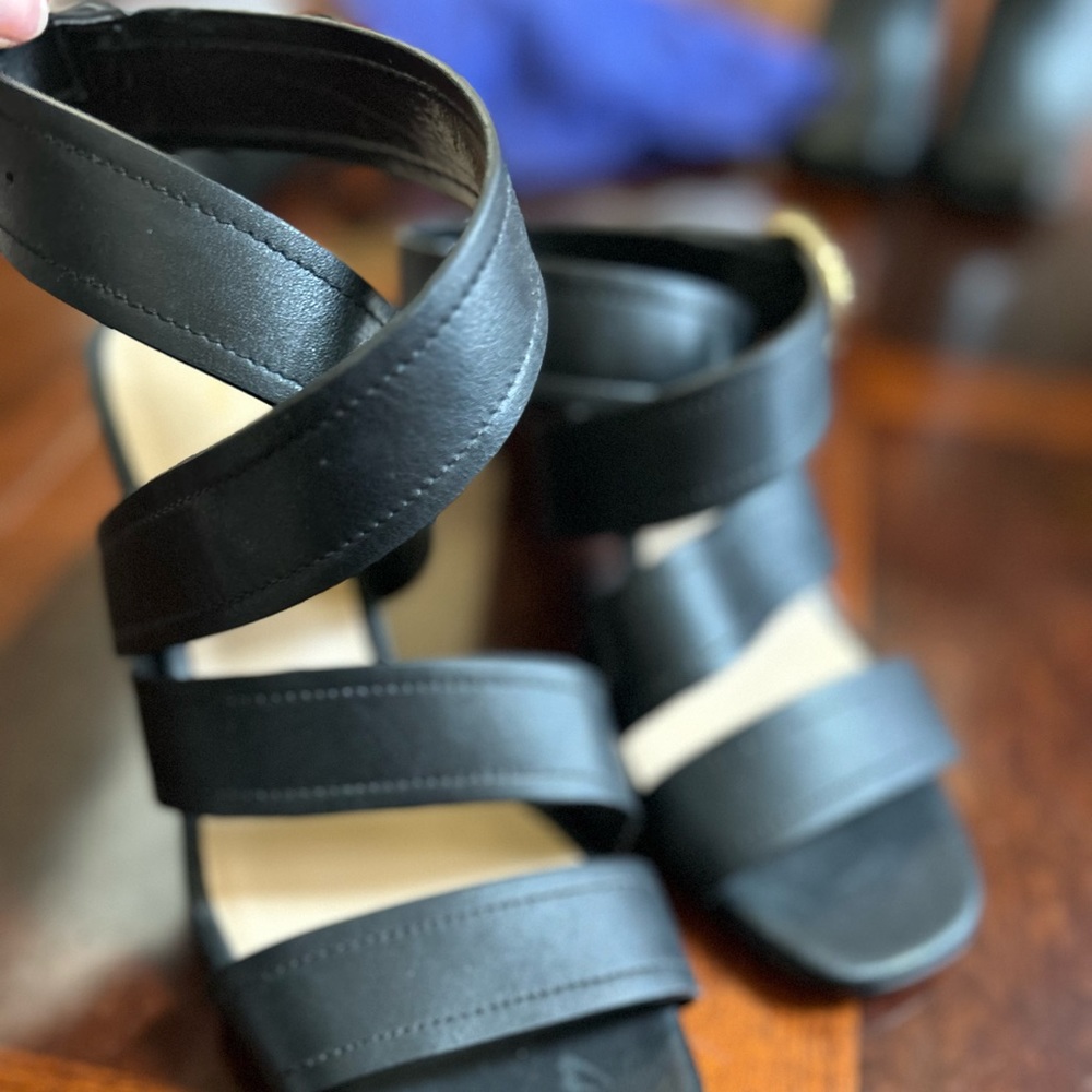 Via Spia leather heels!